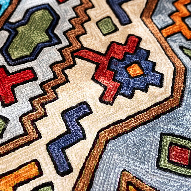 【1点物】チェーンステッチ アリワークが美しい カシミールのシルクラグ【約60cm x 90cm】 11 - 柄を拡大してみました