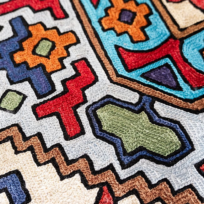 【1点物】チェーンステッチ アリワークが美しい カシミールのシルクラグ【約60cm x 90cm】 6 - 柄を拡大してみました