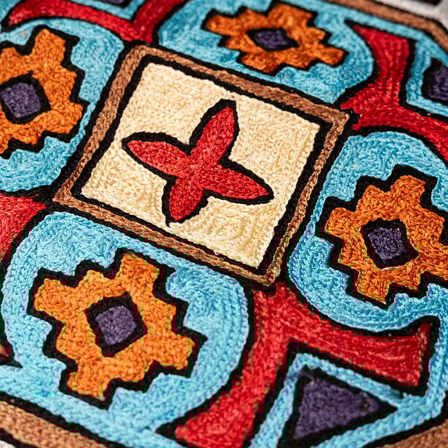 【1点物】チェーンステッチ アリワークが美しい カシミールのシルクラグ【約60cm x 90cm】 9 - 柄を拡大してみました