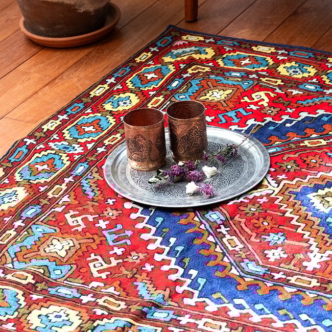 【1点物】チェーンステッチ アリワークが美しい カシミールのウールラグ【約120cm x 180cm】 3 - しっかりした大きさがあります