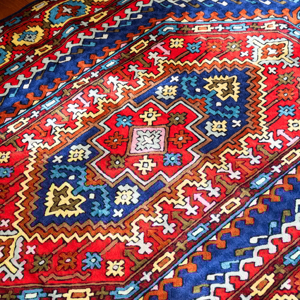 【1点物】チェーンステッチ アリワークが美しい カシミールのウールラグ【約120cm x 180cm】5枚目の説明写真です