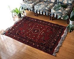 ザンスカール遊牧民の手織りのアンティック絨毯【約148cm x 約106cm】