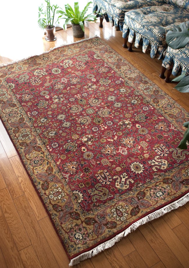 手織りのインド絨毯【約185cm x 約123cm】