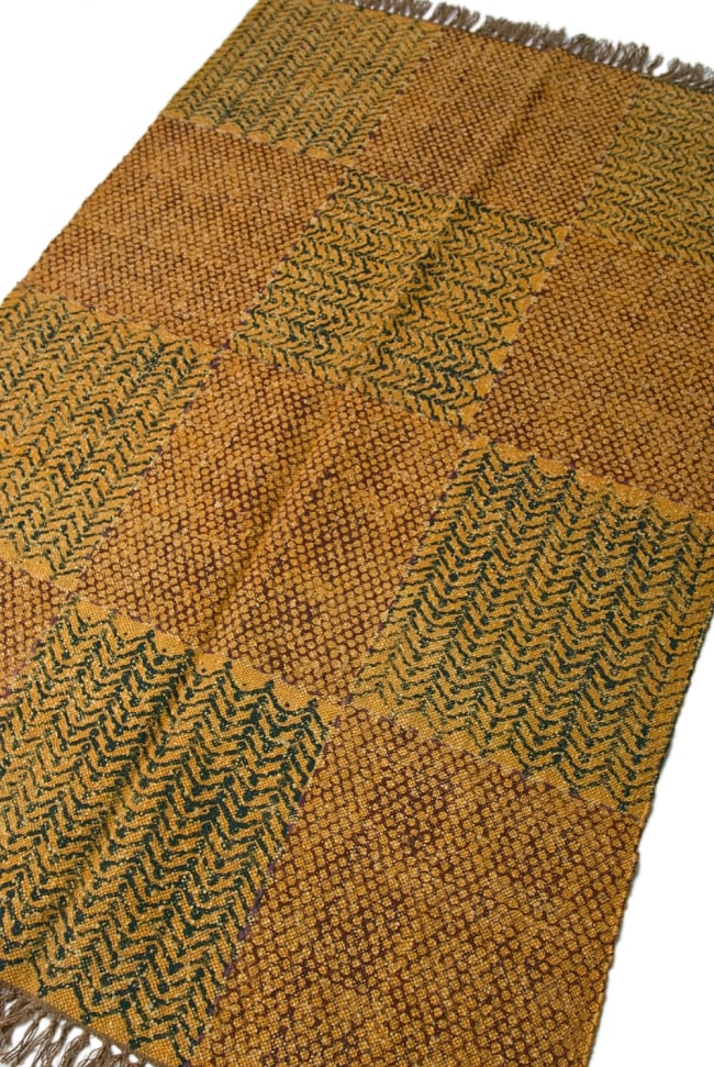 インドのラグ ジュート・ダリー 【約120cm x 200cm】 4 - 商品の柄を俯瞰してみました。