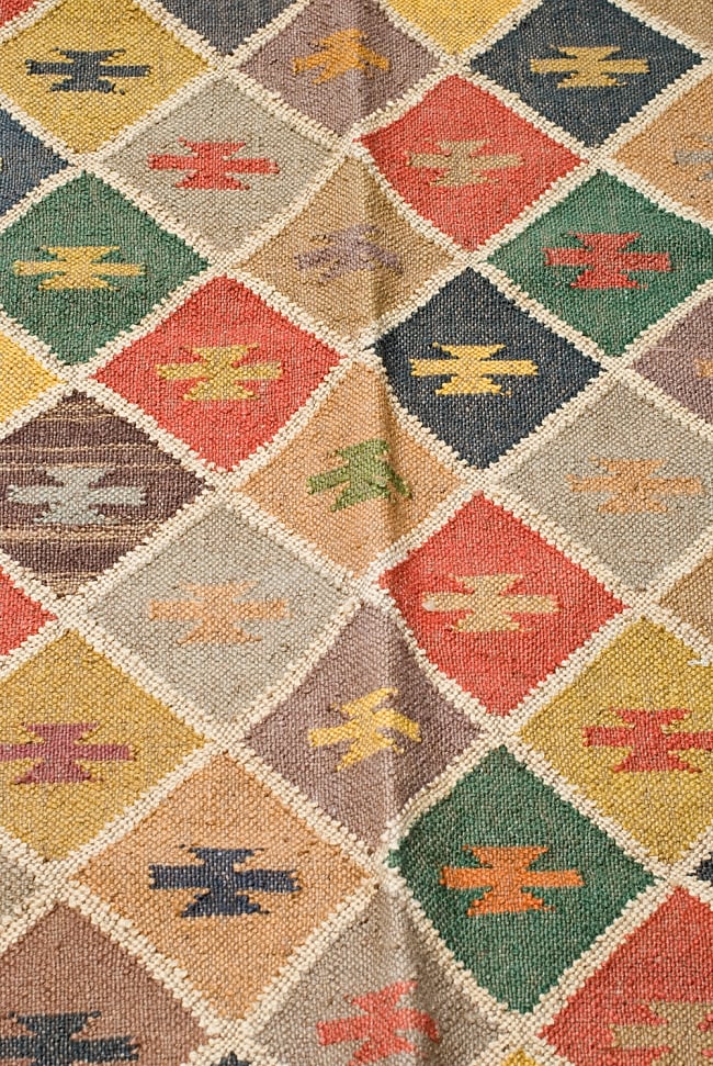 【1点物】インドキリム ジュート・ダリー 【約125cm x 200cm】 4 - 商品の柄を俯瞰してみました。
