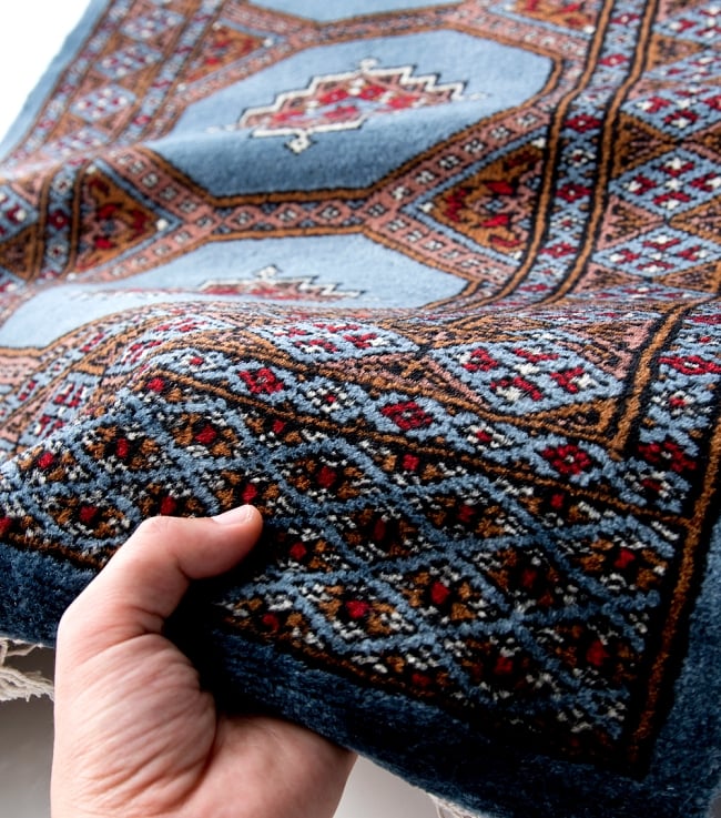 ザンスカール遊牧民の手織りのアンティック絨毯【たてｘよこ　約60cm x 105cm】 9 - 上品な光沢感が有り美しいです