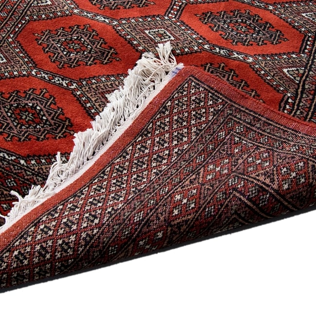 ザンスカール遊牧民の手織りのアンティック絨毯【たてｘよこ　約90cm x 150cm】 10 - 裏面はこのような感じになっています