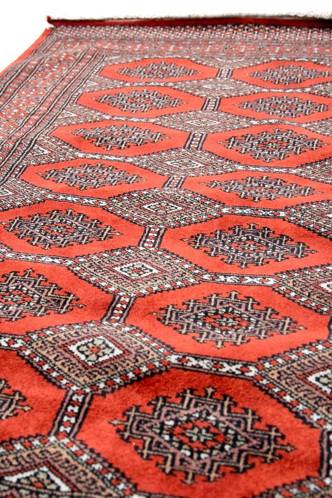 ザンスカール遊牧民の手織りのアンティック絨毯【たてｘよこ　約90cm x 150cm】 5 - 柄を少し拡大してみました