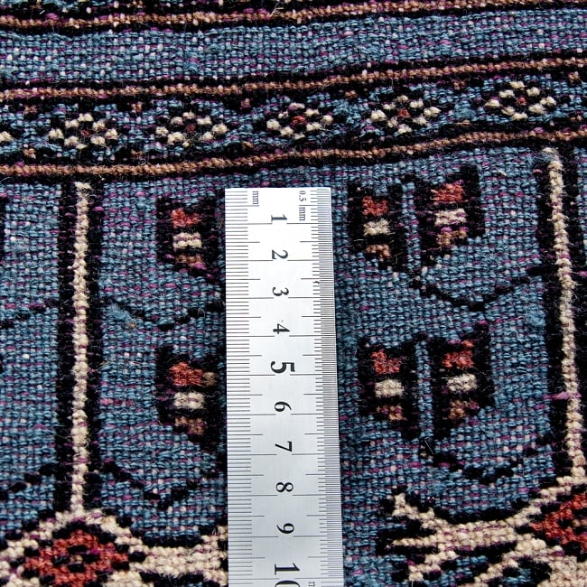 ザンスカール遊牧民の手織りのアンティック絨毯【たてｘよこ　約80cm x 130cm】 12 - 1インチ間（2.5cm）にこんなにも織られています。