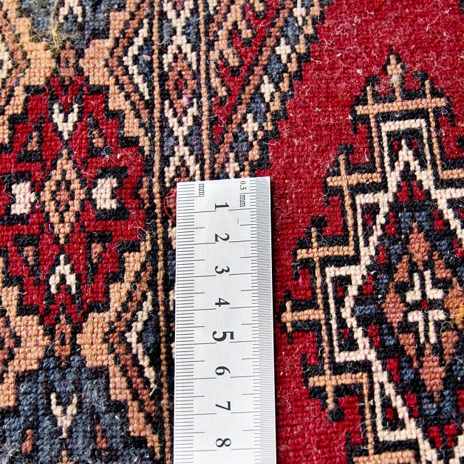 ザンスカール遊牧民の手織りのアンティック絨毯【たてｘよこ　約80cm x 160cm】 12 - 1インチ間（2.5cm）にこんなにも織られています。