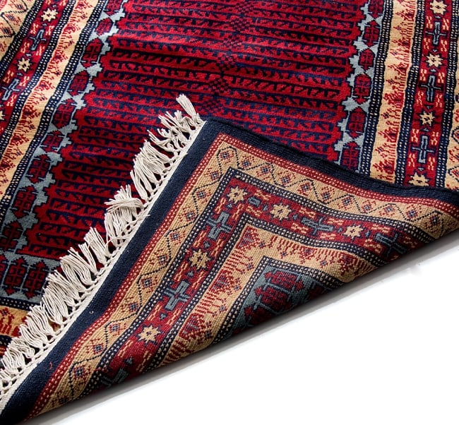 ザンスカール遊牧民の手織りのアンティック絨毯【たてｘよこ　約90cm x 170cm】 10 - 裏面はこのような感じになっています