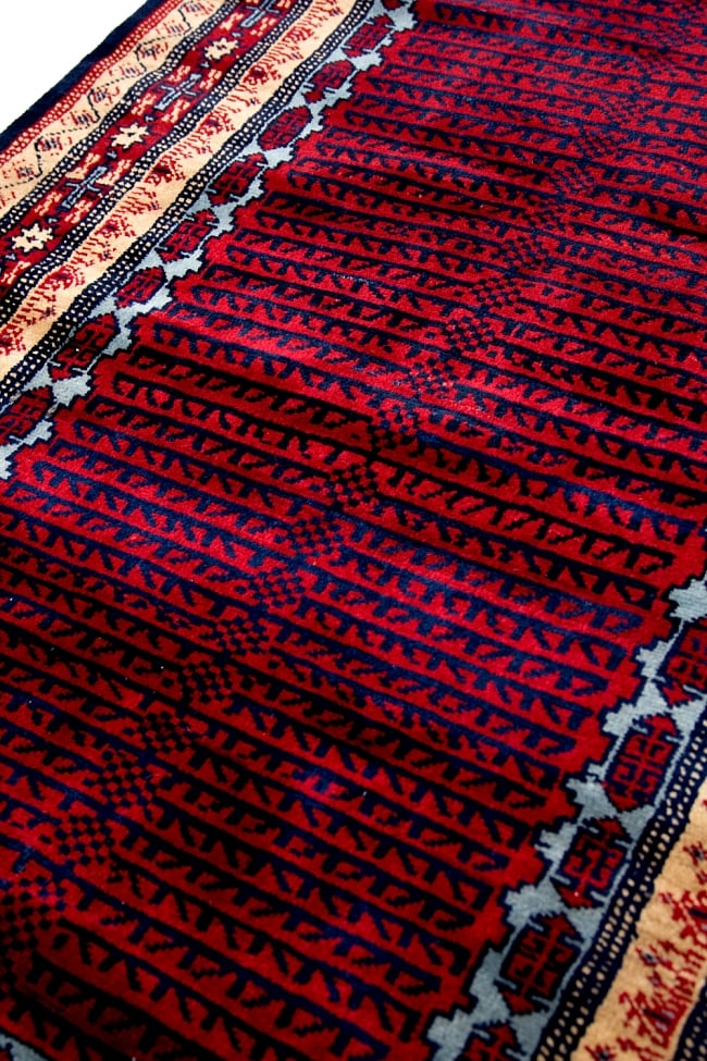 ザンスカール遊牧民の手織りのアンティック絨毯【たてｘよこ　約90cm x 170cm】 5 - 柄を少し拡大してみました