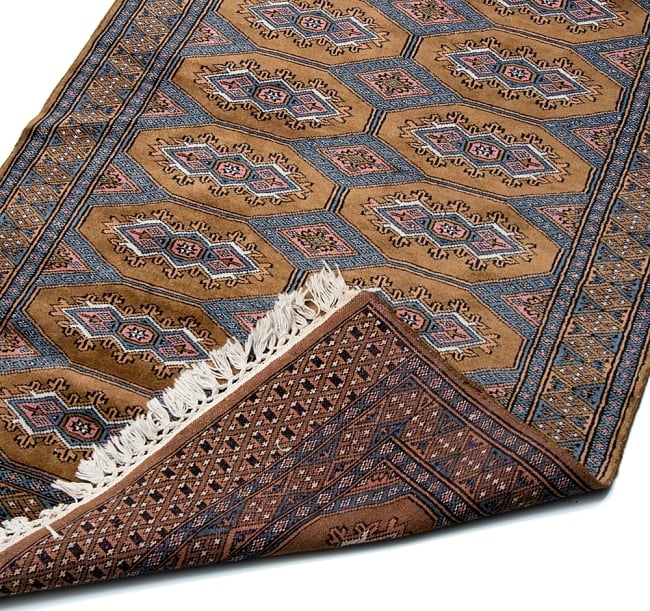 ザンスカール遊牧民の手織りのアンティック絨毯【たてｘよこ　約90cm x 160cm】 10 - 裏面はこのような感じになっています