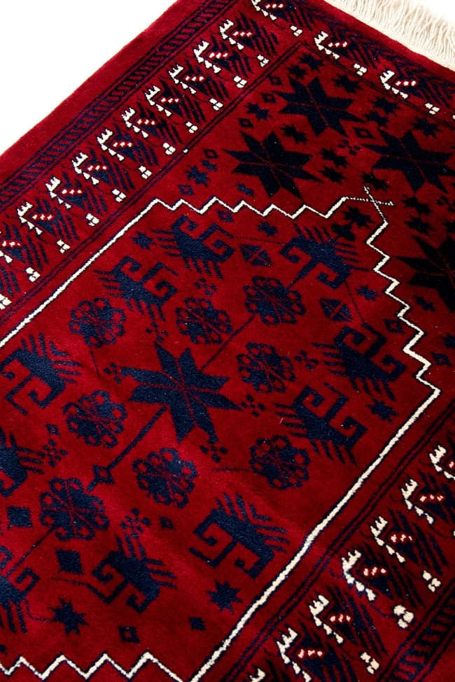 ザンスカール遊牧民の手織りのアンティック絨毯【たてｘよこ　約100cm x 170cm】 5 - 柄を少し拡大してみました