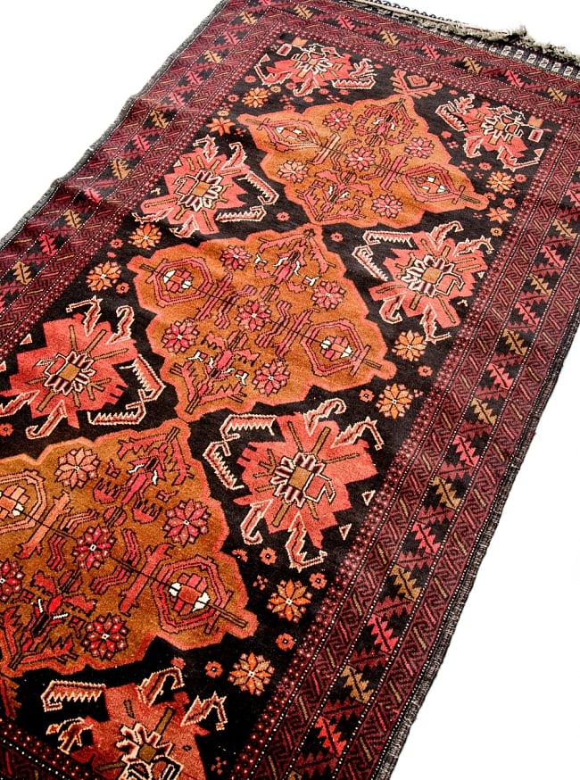 ザンスカール遊牧民の手織りのアンティック絨毯【たてｘよこ　約115cm x 220cm】 3 - 全体像です