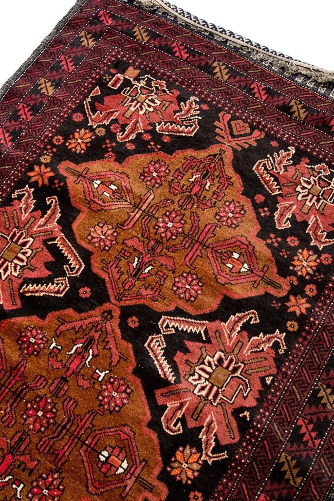 ザンスカール遊牧民の手織りのアンティック絨毯【たてｘよこ　約115cm x 220cm】 4 - 部分拡大です