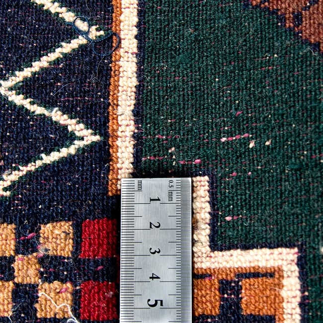 ザンスカール遊牧民の手織りのアンティック絨毯【たてｘよこ　約120cm x 165cm】 12 - 1インチ間（2.5cm）にこんなにも織られています。