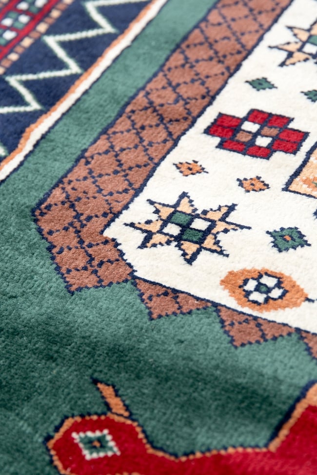 ザンスカール遊牧民の手織りのアンティック絨毯【たてｘよこ　約120cm x 165cm】 7 - 柄を拡大してみました