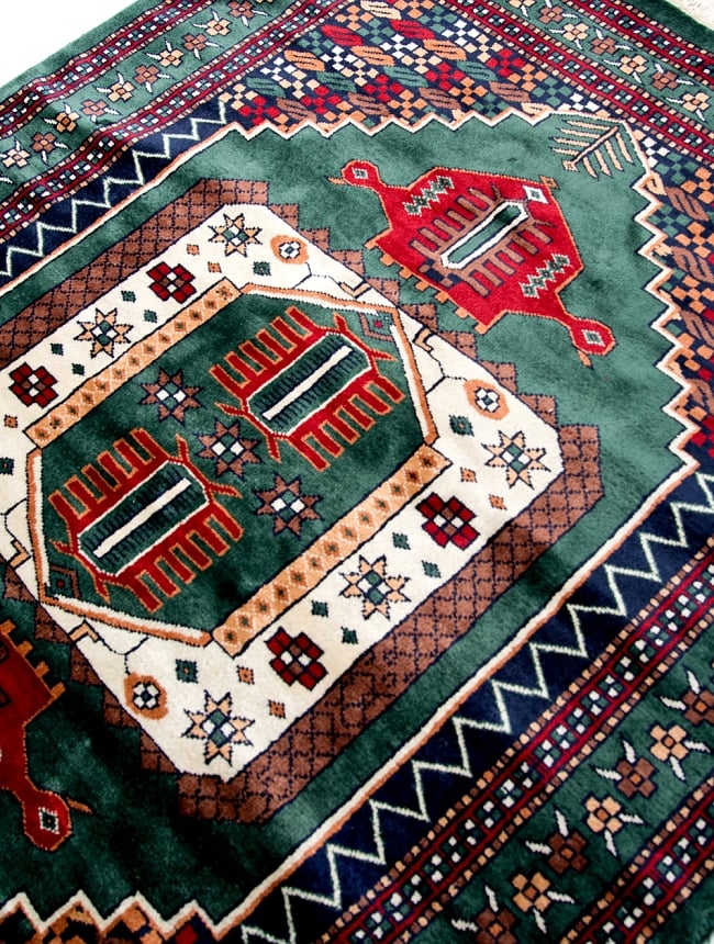 ザンスカール遊牧民の手織りのアンティック絨毯【たてｘよこ　約120cm x 165cm】 9 - 上品な光沢感が有り美しいです