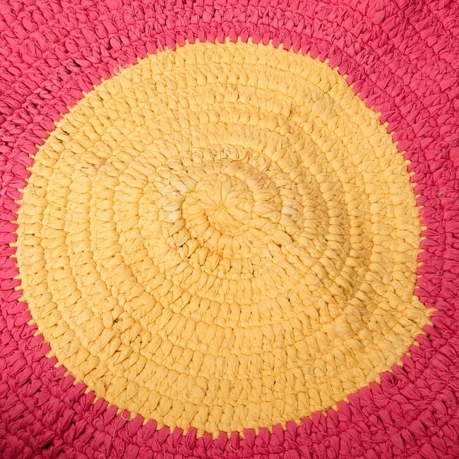 インドのコットン手織りラグマット　まる型【カラフル系　単円】 2 - ラグの中央部分を大きく撮影しました