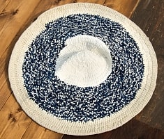 インドのコットン手織りラグマット　まる型【中心が白】の商品写真