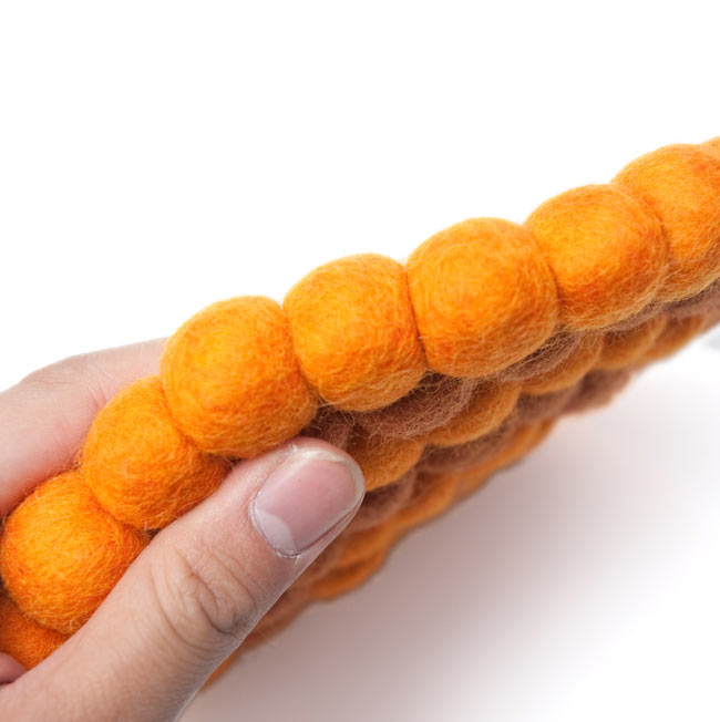 まんまるフェルトルームマット 【直径:20cm】 3 - 約2cmほどの厚みがあります。