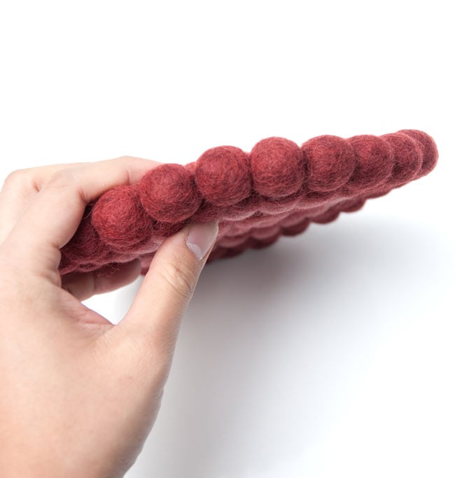 まんまるフェルトルームマット 【直径:20cm】 3 - 約2cmほどの厚みがあります。