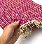 インドコットンの手織りラグマット【約65cm×約42cm】 - 赤紫の商品写真
