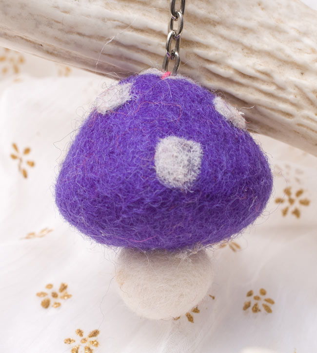 カラフルきのこちゃんキーホルダー パープル の通販 Tirakita Com