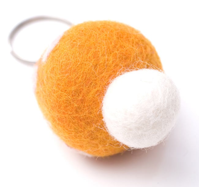 カラフルきのこちゃんキーホルダー 【やまぶき】の商品写真 3枚目 別の角度から撮ってみました。