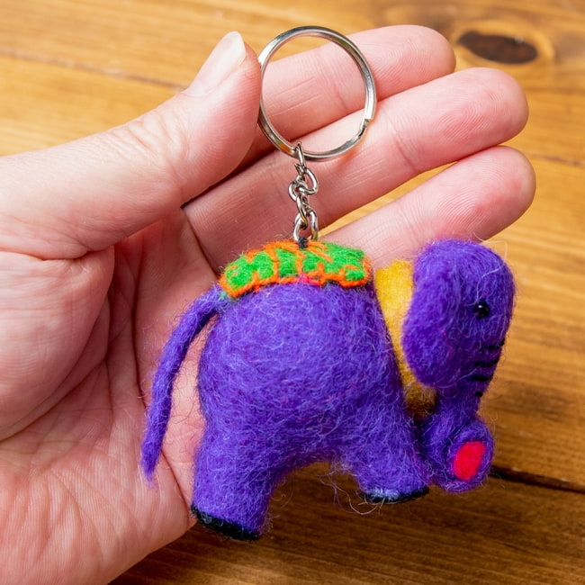 もこもこぞうさんのキーホルダー 【濃紫】 5 - バッグにつけても可愛いですね。