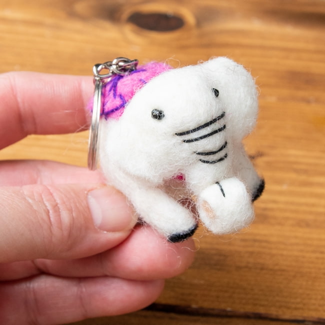 もこもこぞうさんのキーホルダー　【マスタード】 4 - 愛らしい顔立ちです