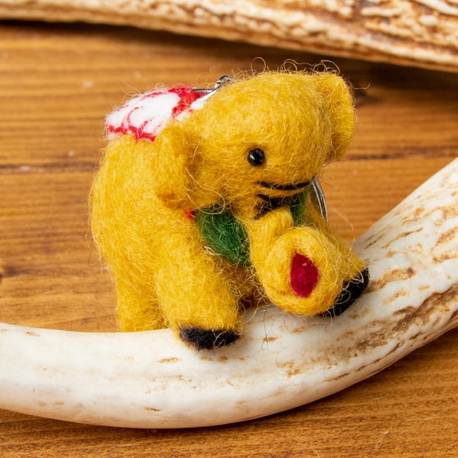 もこもこぞうさんのキーホルダー　【マスタード】の写真フェルト,　フェルト　キーホルダー,キーホルダー