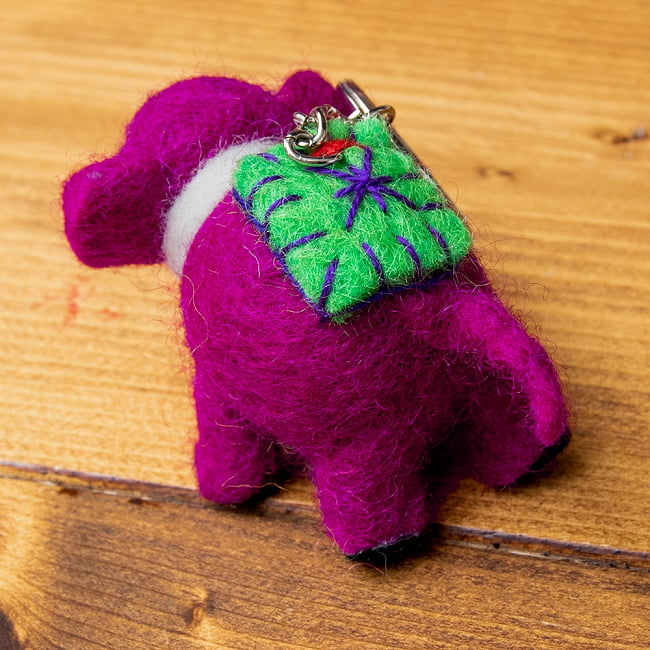 もこもこぞうさんのキーホルダー 【赤紫】 5 - バッグにつけても可愛いですね。