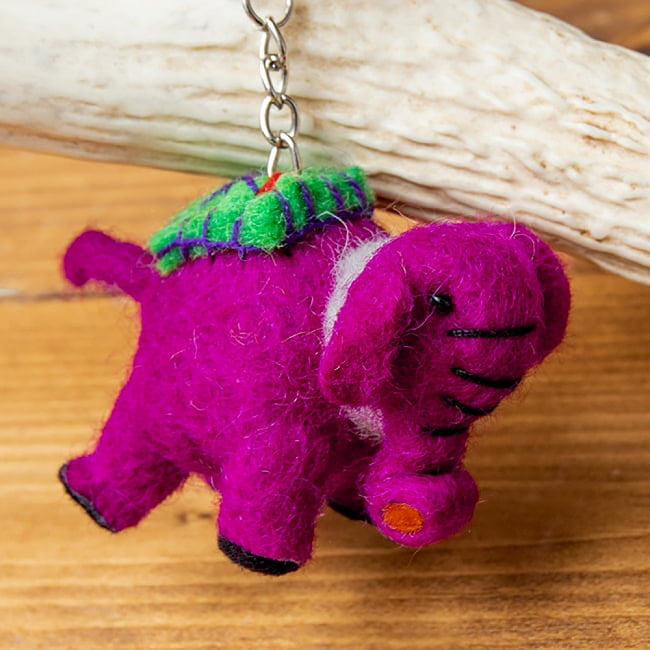 もこもこぞうさんのキーホルダー 【赤紫】の写真