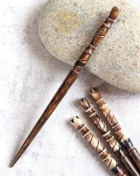 水牛の角と美しい木目のかんざし