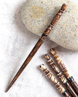 水牛の角と美しい木目のかんざし　の画像