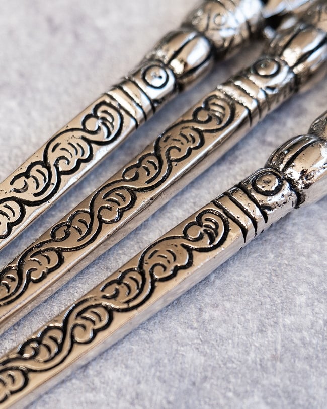 アジアン金属のかんざし　エレファント 4 - モチーフ部分を拡大してみました。