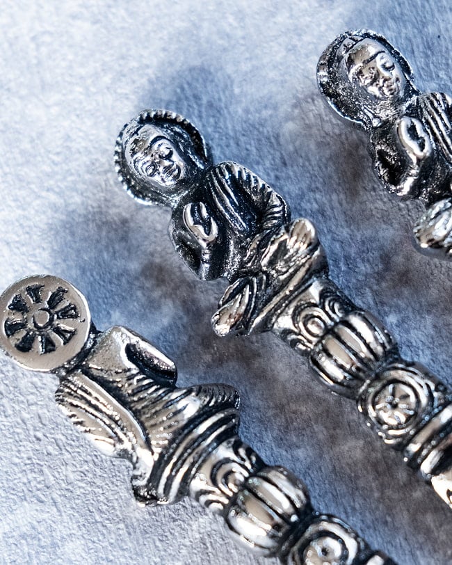 アジアン金属のかんざし　ブッダ 4 - モチーフ部分を拡大してみました。