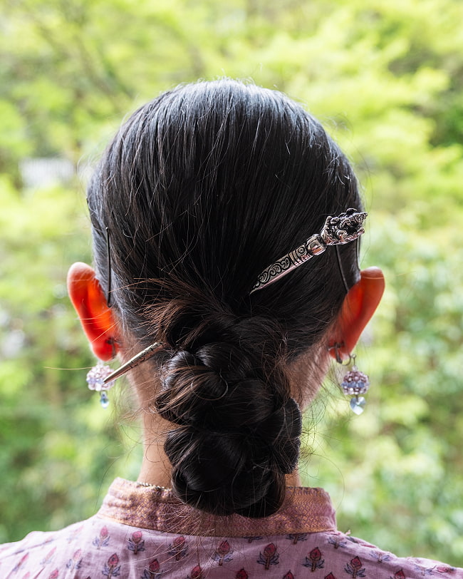 アジアン金属のかんざし　ブッダ 6 - 同シリーズの着用例です。