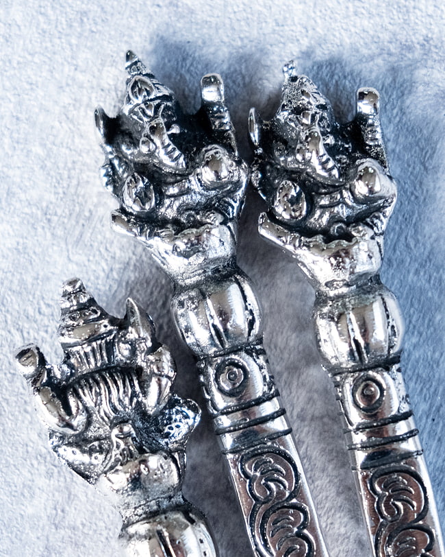 アジアン金属のかんざし　ガネーシャ 4 - モチーフ部分を拡大してみました。