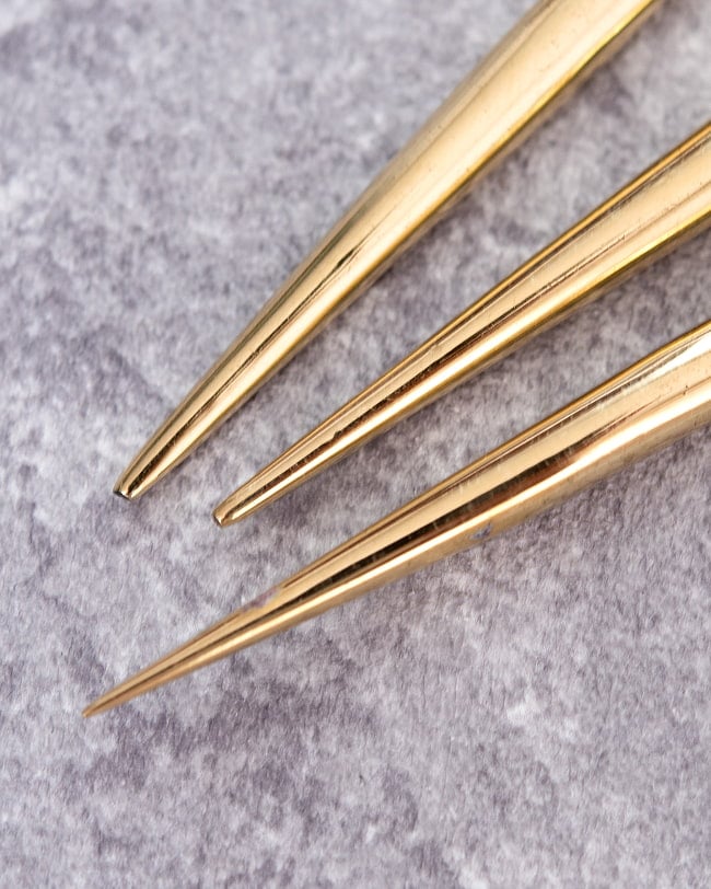 ゴールデンかんざし　三叉 4 - 先の部分はこのように尖っています。