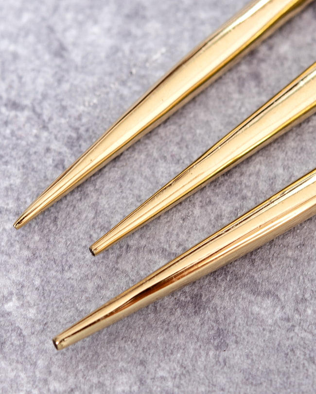 ゴールデンかんざし　ロータス 4 - 先の部分はこのように尖っています。