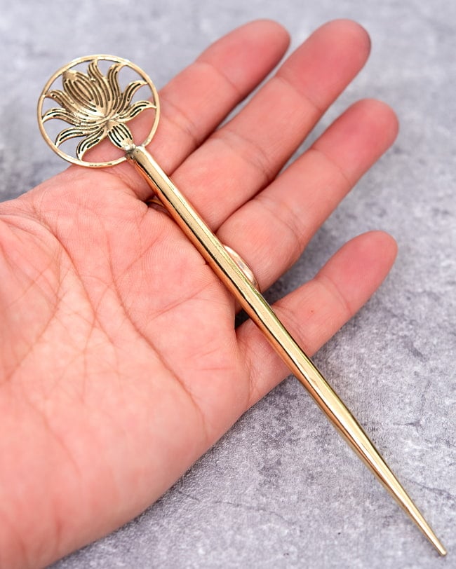 ゴールデンかんざし　ロータス 5 - 手に取るとこれくらいの大きさです。