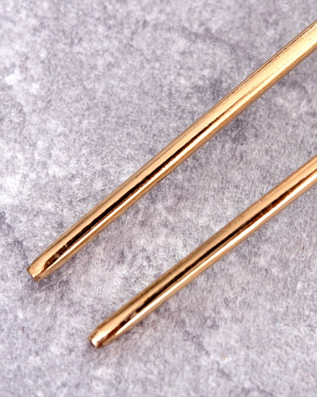 ゴールデンかんざし　伝統模様 4 - 先の部分はこのように尖っています。