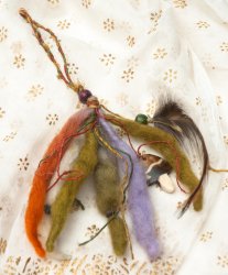 マッシュルームと手作りフェルトのストラップ[緑色系]の商品写真