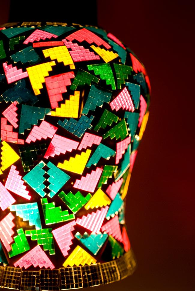 吊り下げモザイクランプ - 壺形 (直径:約13cm) 3 - 違うところを見てみました。