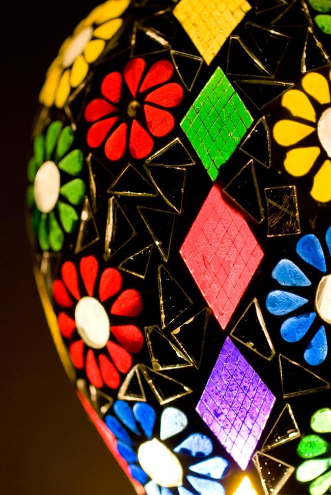 吊り下げモザイクランプ - しずく形 (直径:約12cm)の商品写真 2枚目 近づいて見ました。