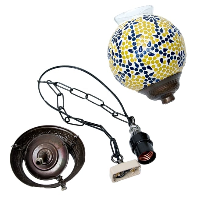 吊り下げモザイクランプ - (直径:約20.5cm) 9 - 本体・取り付け金具・ソケット付きコードの3点セットです。ドライバー1本だけあれば組み立てできます。（写真は商品例です。）