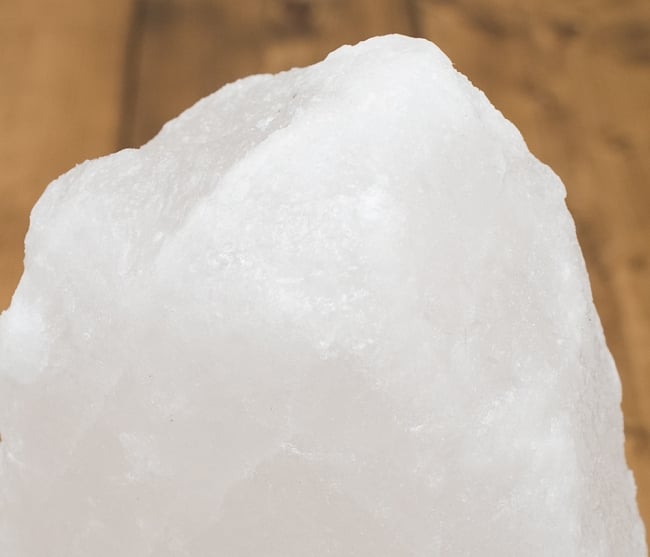 [一点もの]ヒマラヤの岩塩ランプ【大：4-5Kg】 5 - クラックの入り方などは一個一個違います